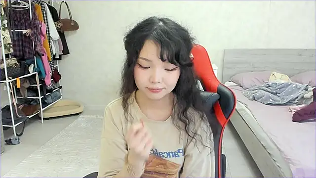 Snapshot of wastforu chatting on 11-25-25, 02:44 wastforu online show from 11-25-25, 02:44