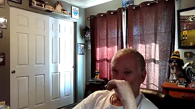 Snapshot of nobledad chatting on 12-17-25, 07:42 nobledad online show from 12-17-25, 07:42