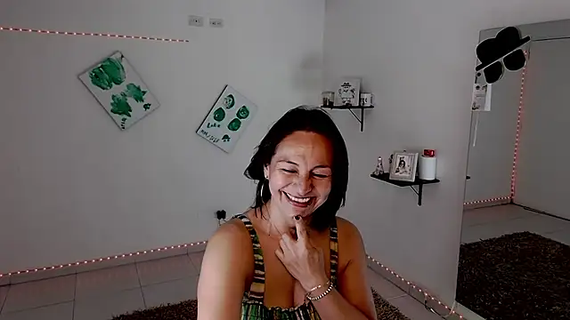 Snapshot of lollita_23_ chatting on 11-16-25, 07:19 lollita 23 online show from 11-16-25, 07:19