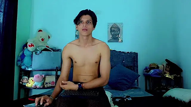 Liamscott  online show from 02-12-26, 04:02