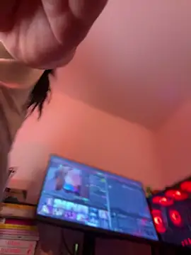 Snapshot of JulianaCastillo chatting on 01-18-26, 09:35 JulianaCastillo online show from 01-18-26, 09:35