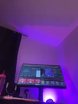 Snapshot of JulianaCastillo chatting on 02-19-26, 09:27 JulianaCastillo online show from 02-19-26, 09:27