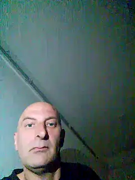 Snapshot of tinybear79 chatting on 10-17-25, 11:51 tinybear79 online show from 10-17-25, 11:51