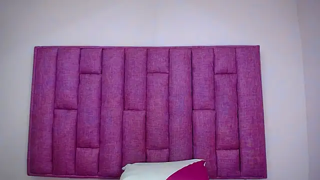 Snapshot of CrushOnMe_ chatting on 10-31-25, 07:37 CrushOnMe online show from 10-31-25, 07:37