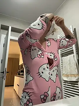 Megan Ros online show from 11-13-25, 04:55