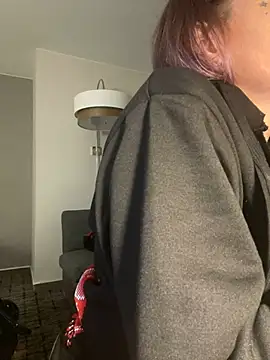 Snapshot of renegade_vyxxen chatting on 12-20-24, 05:47 renegade vyxxen online show from 12-20-24, 05:47