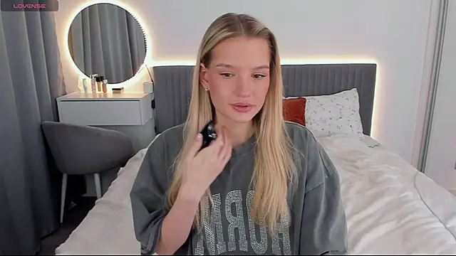 CassieRayss online show from 02-21-25, 08:05