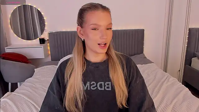 Snapshot of CassieRayss chatting on 01-08-26, 12:29 CassieRayss online show from 01-08-26, 12:29