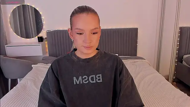 Snapshot of CassieRayss chatting on 01-09-26, 09:56 CassieRayss online show from 01-09-26, 09:56