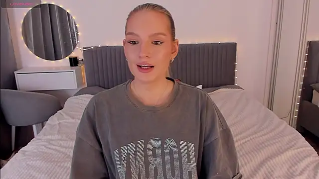 Snapshot of CassieRayss chatting on 01-15-26, 04:22 CassieRayss online show from 01-15-26, 04:22