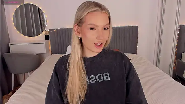 Snapshot of CassieRayss chatting on 02-01-26, 12:15 CassieRayss online show from 02-01-26, 12:15