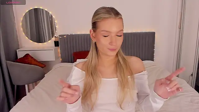 Snapshot of CassieRayss chatting on 02-12-26, 10:43 CassieRayss online show from 02-12-26, 10:43