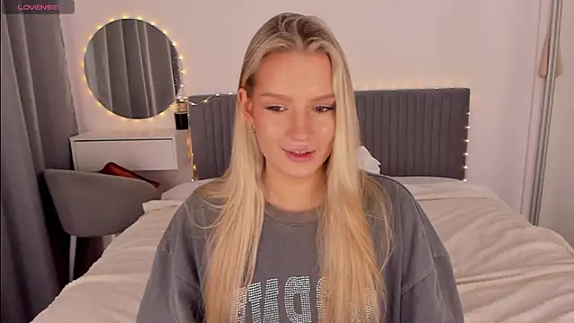 Snapshot of CassieRayss chatting on 02-16-26, 12:56 CassieRayss online show from 02-16-26, 12:56