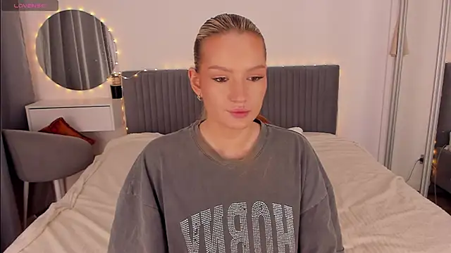 Snapshot of CassieRayss chatting on 02-20-26, 12:16 CassieRayss online show from 02-20-26, 12:16