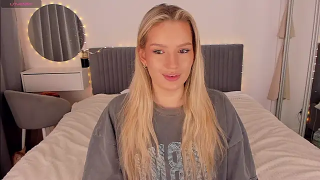 Snapshot of CassieRayss chatting on 02-23-26, 11:18 CassieRayss online show from 02-23-26, 11:18