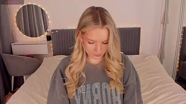 Snapshot of CassieRayss chatting on 02-25-26, 02:27 CassieRayss online show from 02-25-26, 02:27