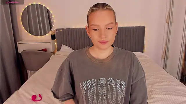 Snapshot of CassieRayss chatting on 03-02-26, 12:12 CassieRayss online show from 03-02-26, 12:12