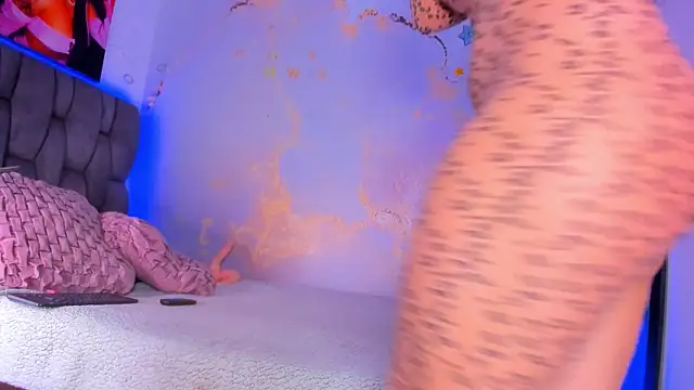 camilawhite   online show from 04-20-26, 05:37