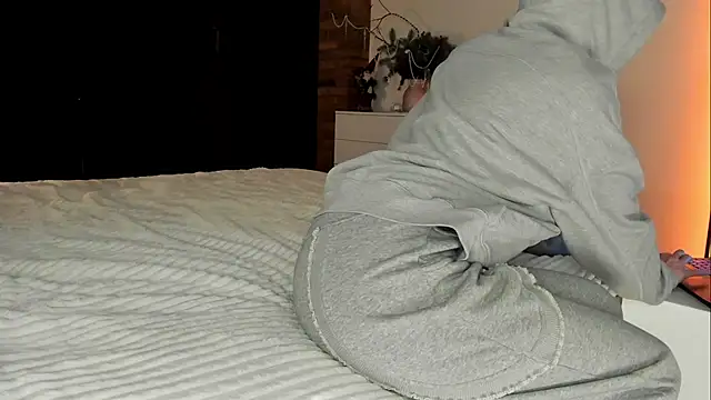 Rachel Rey online show from 12-22-25, 06:27