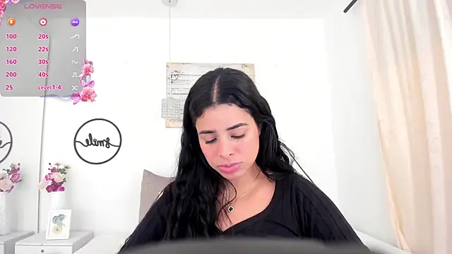 emma castilloo online show from 12-11-24, 01:47