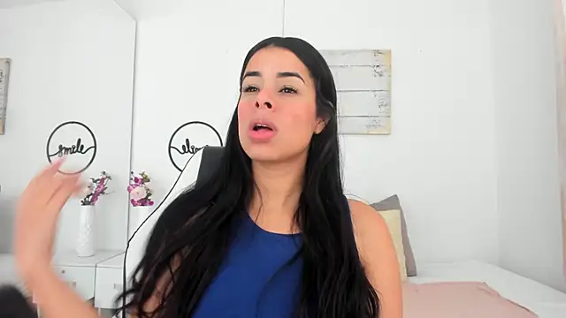 emma castilloo online show from 03-03-25, 12:48