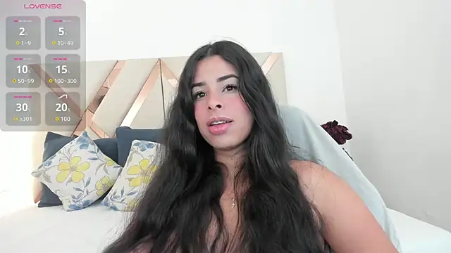 Snapshot of emma_castilloo chatting on 05-27-26, 10:51 emma castilloo online show from 05-27-26, 10:51