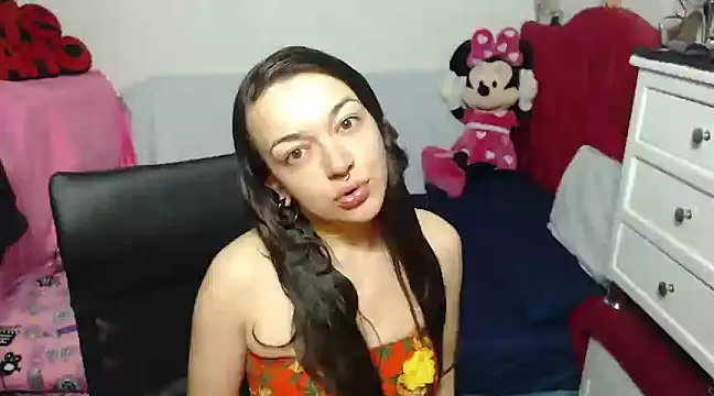 Snapshot of Angela_18honey chatting on 12-22-24, 09:44 Angela 18honey online show from 12-22-24, 09:44