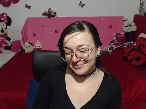 Snapshot of Angela_18honey chatting on 09-25-25, 02:04 Angela 18honey online show from 09-25-25, 02:04