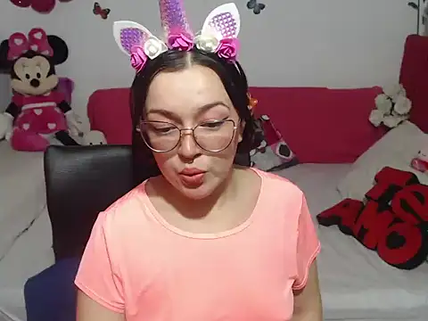 Snapshot of Angela_18honey chatting on 10-30-25, 02:02 Angela 18honey online show from 10-30-25, 02:02