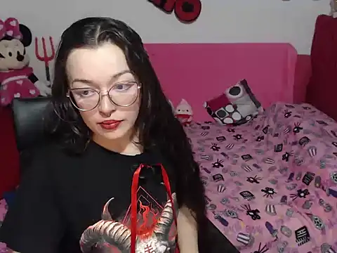 Snapshot of Angela_18honey chatting on 11-22-25, 03:05 Angela 18honey online show from 11-22-25, 03:05