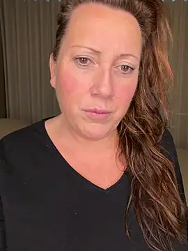 Snapshot of xsexycurvymilf chatting on 02-11-26, 03:17 xsexycurvymilf online show from 02-11-26, 03:17