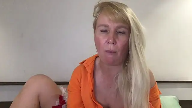 EmmaInLove23 online show from 01-31-25, 02:48