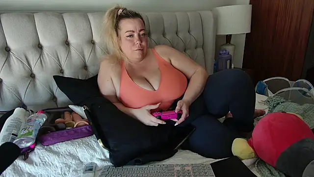 Snapshot of Beauty4AGent chatting on 03-04-25, 06:50 Beauty4AGent online show from 03-04-25, 06:50