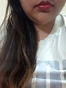 Snapshot of _Redwine_ chatting on 02-16-25, 07:05 Redwine online show from 02-16-25, 07:05