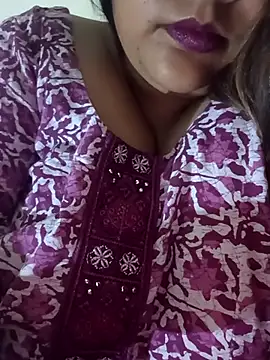 Snapshot of _Redwine_ chatting on 02-23-25, 07:07 Redwine online show from 02-23-25, 07:07