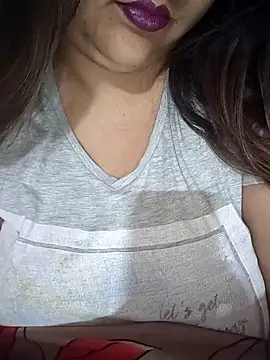 Snapshot of _Redwine_ chatting on 02-24-25, 06:15 Redwine online show from 02-24-25, 06:15