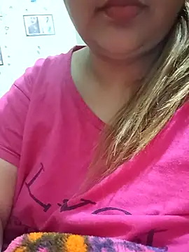 Snapshot of _Redwine_ chatting on 03-08-25, 06:26 Redwine online show from 03-08-25, 06:26