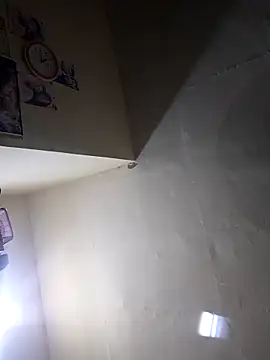 Snapshot of _Redwine_ chatting on 09-17-25, 05:14 Redwine online show from 09-17-25, 05:14