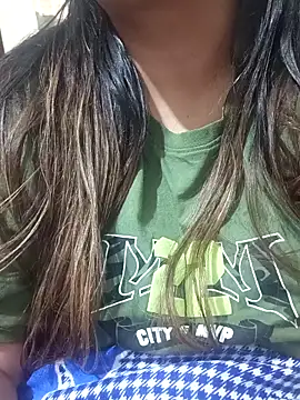 Snapshot of _Redwine_ chatting on 11-07-25, 09:31 Redwine online show from 11-07-25, 09:31