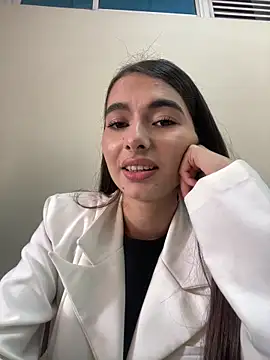 Snapshot of Coralinee_01 chatting on 11-13-25, 05:23 Coralinee 01 online show from 11-13-25, 05:23