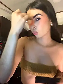 Snapshot of Coralinee_01 chatting on 11-25-25, 12:32 Coralinee 01 online show from 11-25-25, 12:32