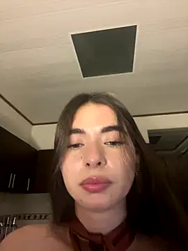 Snapshot of Coralinee_01 chatting on 12-17-25, 02:28 Coralinee 01 online show from 12-17-25, 02:28