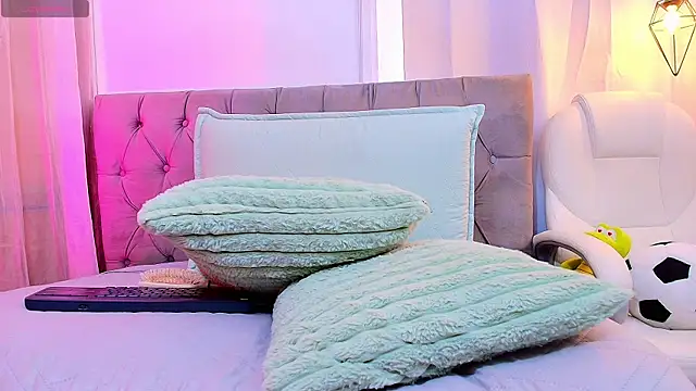 nikkita ubba online show from 12-04-25, 08:17