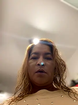 Snapshot of Jlo_69 chatting on 10-23-25, 03:22 Jlo 69 online show from 10-23-25, 03:22