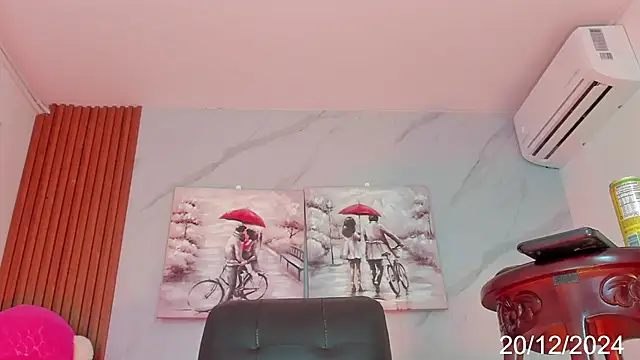 Snapshot of Karoline_Marin chatting on 12-21-24, 09:25 Karoline Marin online show from 12-21-24, 09:25