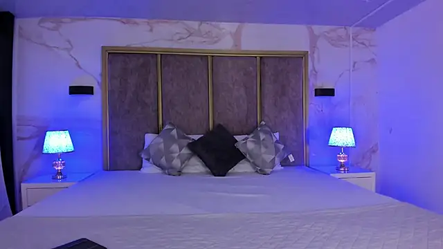 Amareto  online show from 10-30-25, 11:44