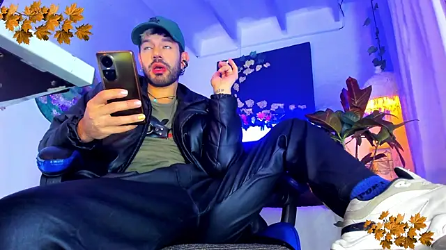 LatinMilk  online show from 11-11-25, 11:16