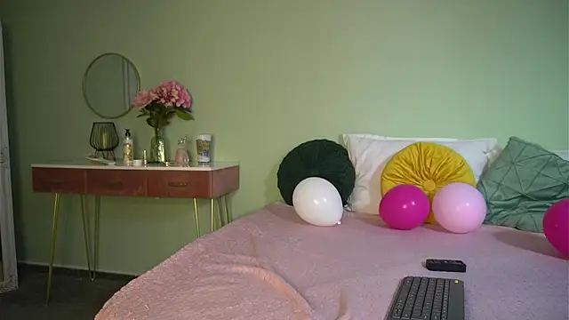 Snapshot of HaileyMoonn chatting on 03-11-25, 10:29 HaileyMoonn online show from 03-11-25, 10:29