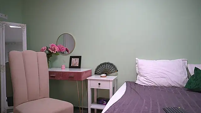 Snapshot of HaileyMoonn chatting on 09-17-25, 03:30 HaileyMoonn online show from 09-17-25, 03:30