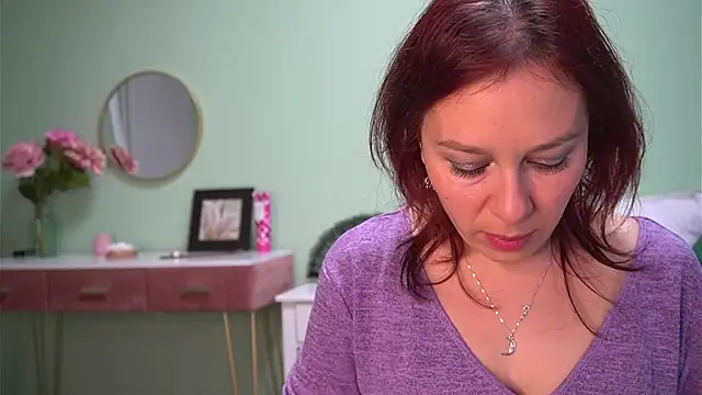 Snapshot of HaileyMoonn chatting on 10-17-25, 03:20 HaileyMoonn online show from 10-17-25, 03:20